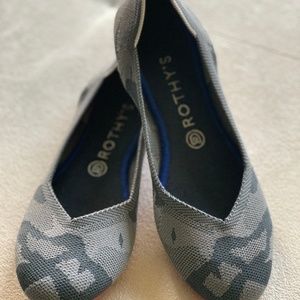 Rothy’s Grey Camo Round Toe Flats Size 9